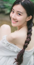 夏末-清纯短裤亚洲少女户外玩水清透高清写真