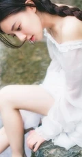 夏末-清纯短裤亚洲少女户外玩水清透高清写真
