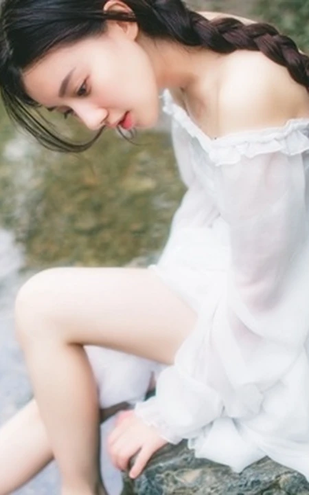 夏末-清纯短裤亚洲少女户外玩水清透高清写真