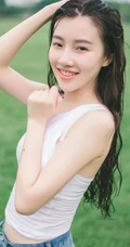 夏末-清纯短裤亚洲少女户外玩水清透高清写真