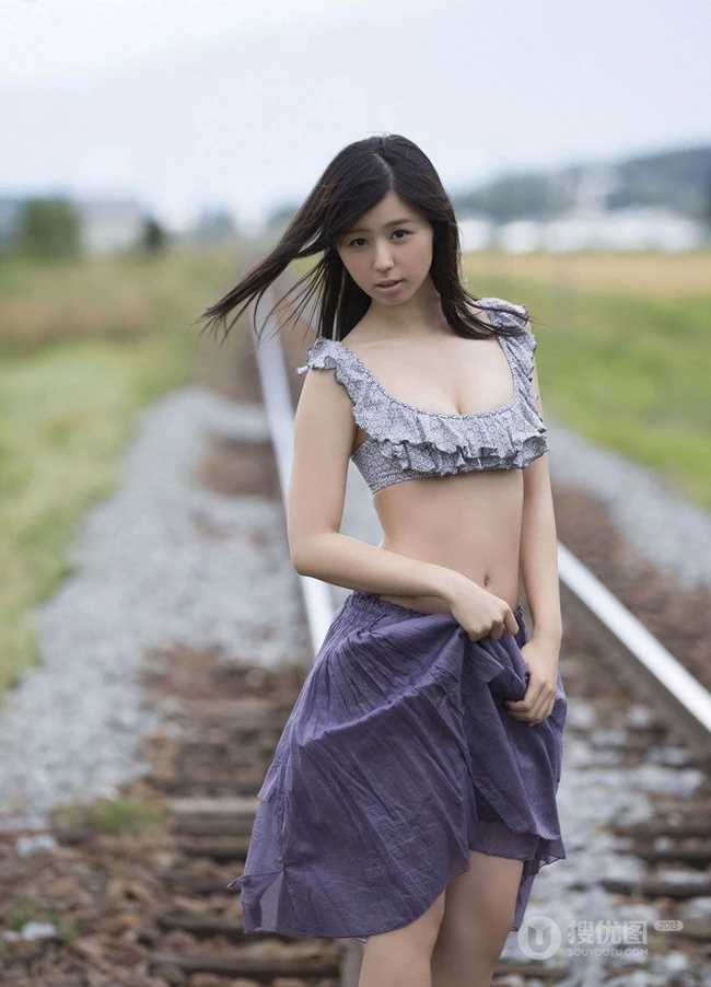 日本写真销量亚军小池里奈高清图集