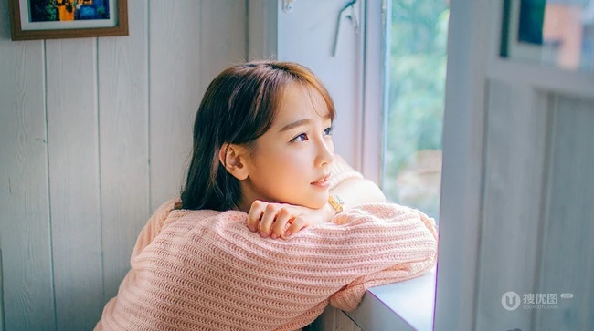 清纯毛衣少女婷婷唯美居家休闲写真