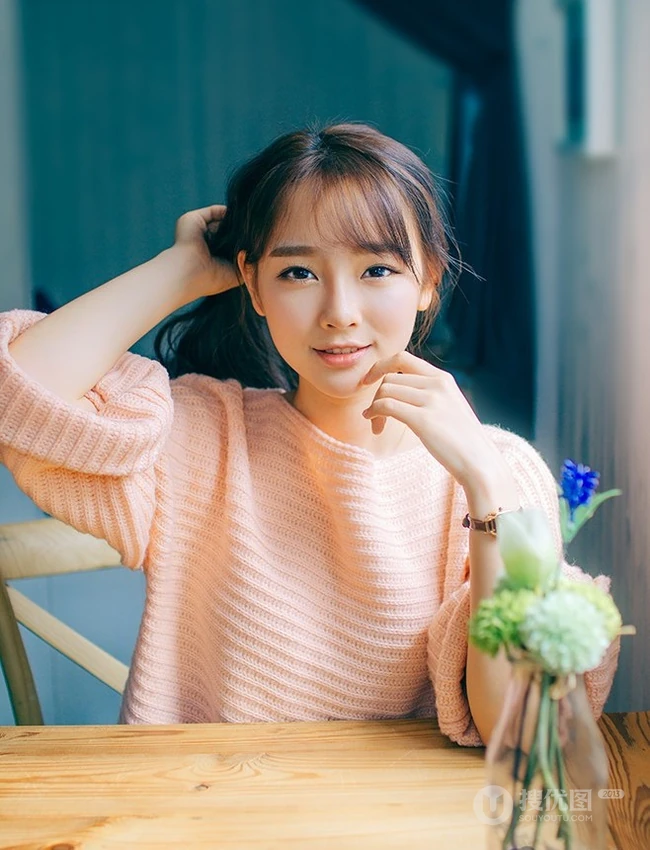 清纯毛衣少女婷婷唯美居家休闲写真