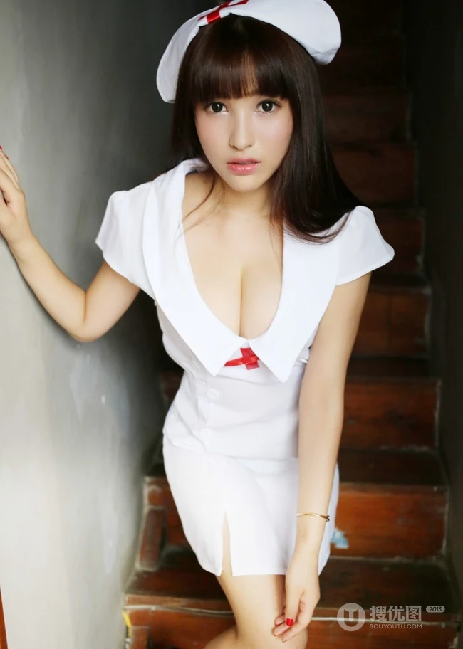 制服女生Nic妮可可气质护士装写真图片（一）