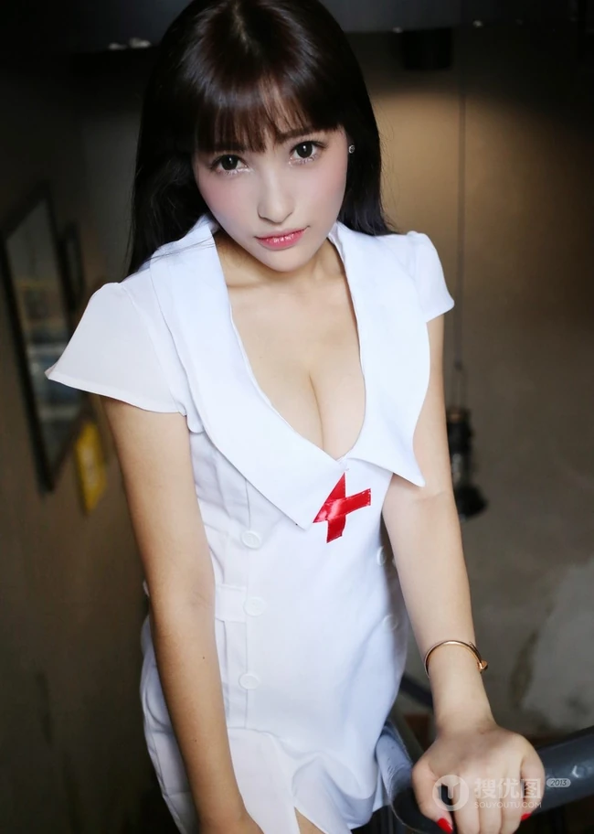 制服女生Nic妮可可气质护士装写真图片（一）