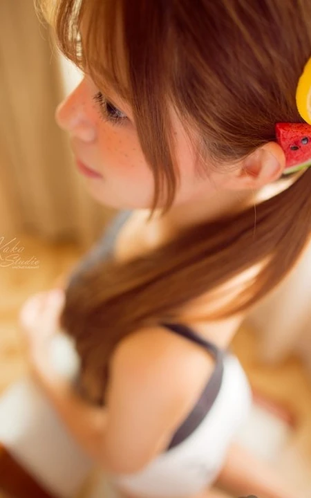 可爱雀斑女孩大耳朵 Tina温暖惬意室内照