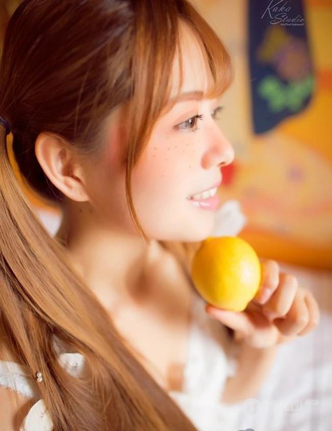 可爱雀斑女孩大耳朵 Tina温暖惬意室内照