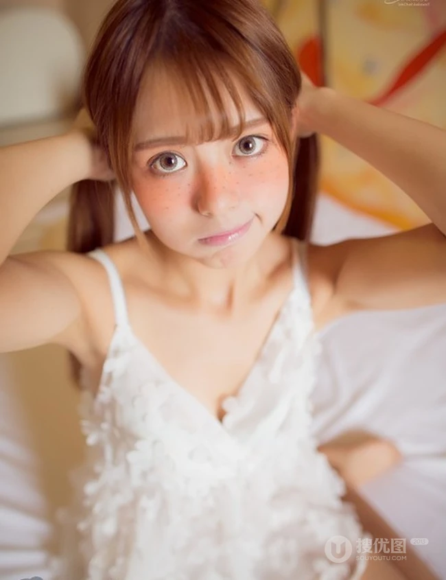 可爱雀斑女孩大耳朵 Tina温暖惬意室内照