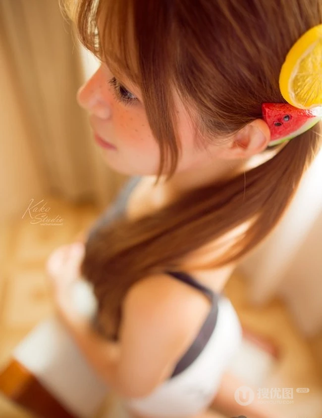 可爱雀斑女孩大耳朵 Tina温暖惬意室内照
