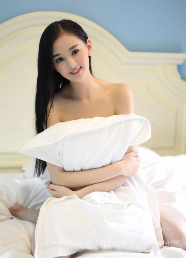 清纯长发嫩模的闺房日记
