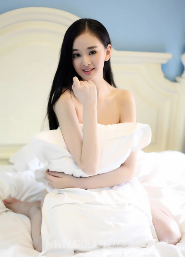 清纯长发嫩模的闺房日记