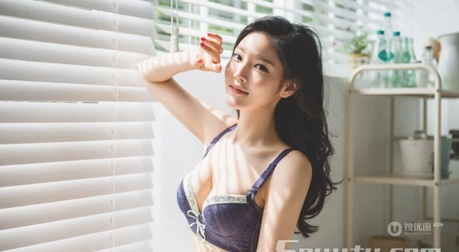 韩国女生&ldquo;润贞&rdquo;唯美家居写真