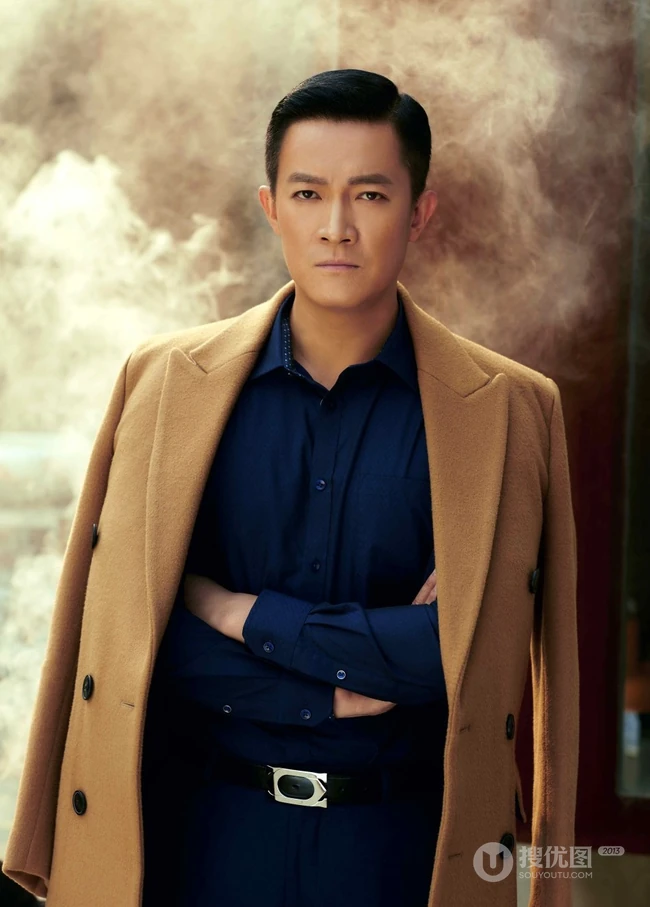 影视型男杨志刚帅气西服写真霸气侧漏