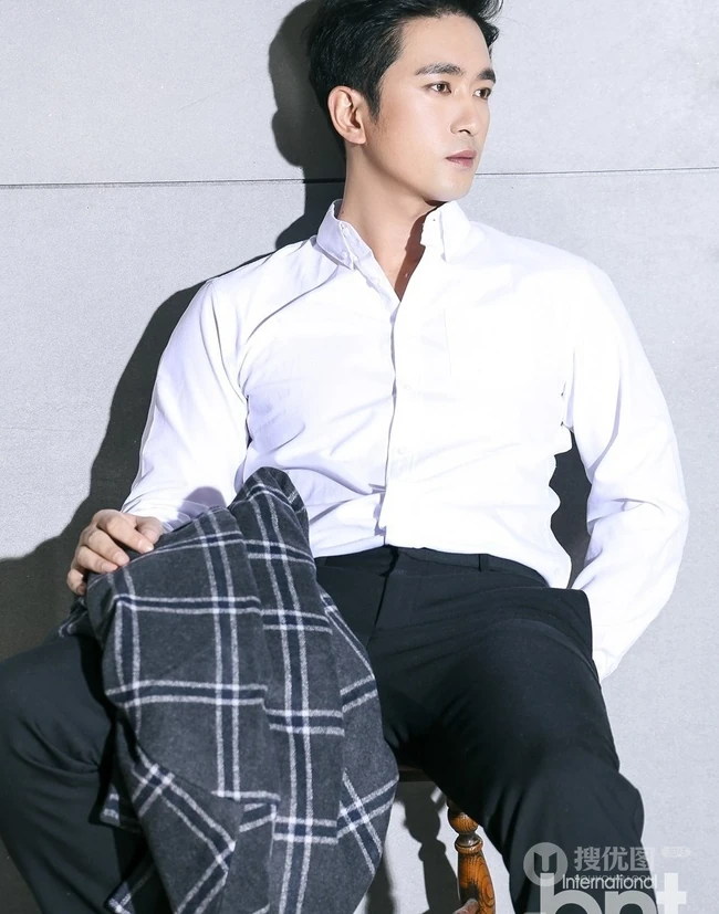 韩国帅哥李周锡时尚写真大片-bntnews出品