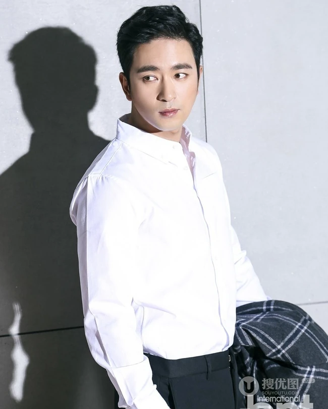 韩国帅哥李周锡时尚写真大片-bntnews出品