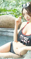 女生邓雪温泉泳池泳装高清写真