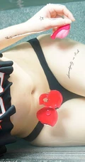 女生邓雪温泉泳池泳装高清写真