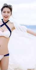 女生嫩模徐妍馨Mandy大红睡裙贺新春写真