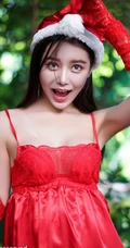 女生嫩模徐妍馨Mandy大红睡裙贺新春写真