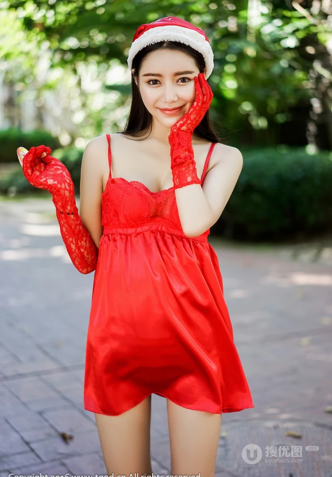 女生嫩模徐妍馨Mandy大红睡裙贺新春写真