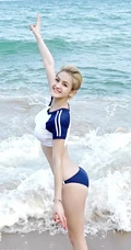 戴耳钉的短发妹子史雯，高清悠闲旅拍户外写真图集