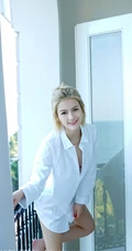 戴耳钉的短发妹子史雯，高清悠闲旅拍户外写真图集