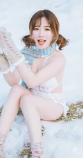 雪地里的清新美模徐cake 唯美户外家居写真美图