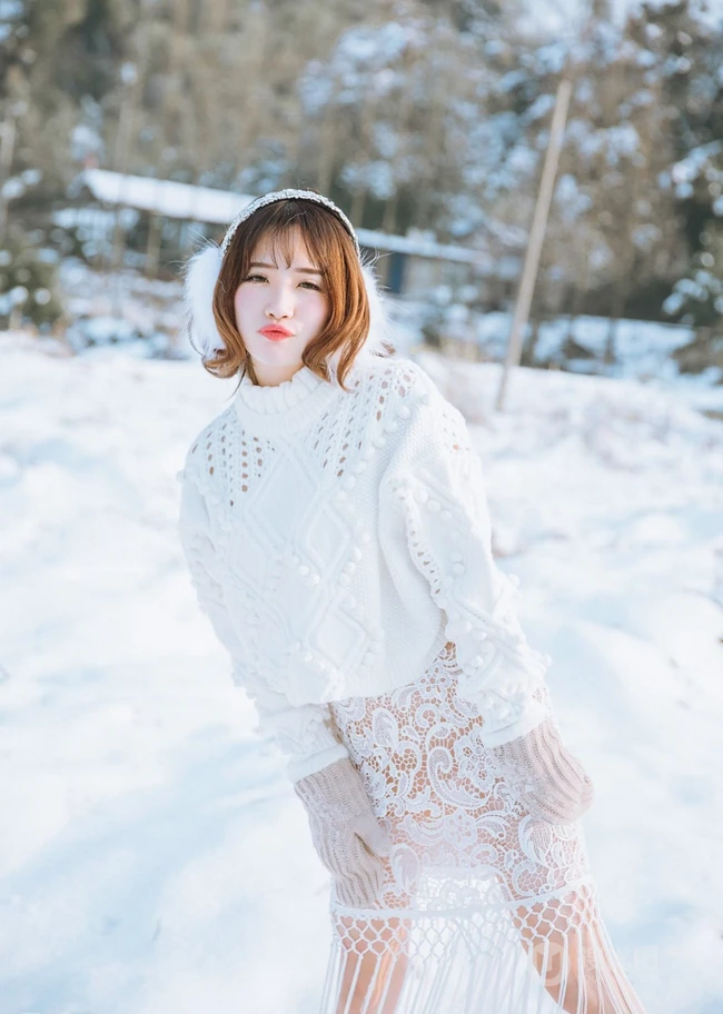 雪地里的清新美模徐cake 唯美户外家居写真美图