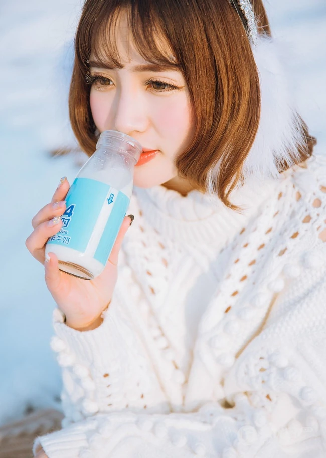 雪地里的清新美模徐cake 唯美户外家居写真美图