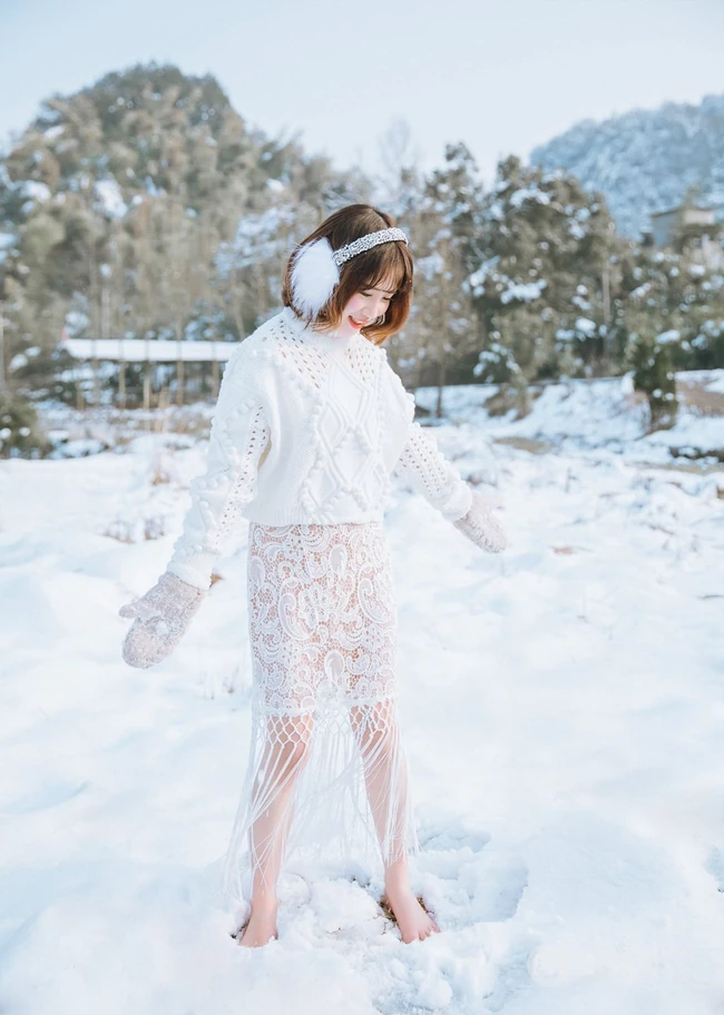 雪地里的清新美模徐cake 唯美户外家居写真美图