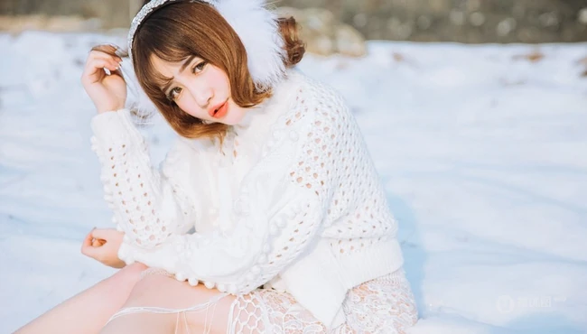 雪地里的清新美模徐cake 唯美户外家居写真美图