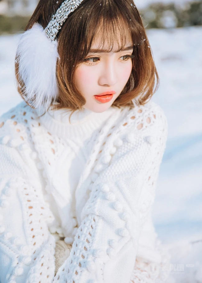 雪地里的清新美模徐cake 唯美户外家居写真美图