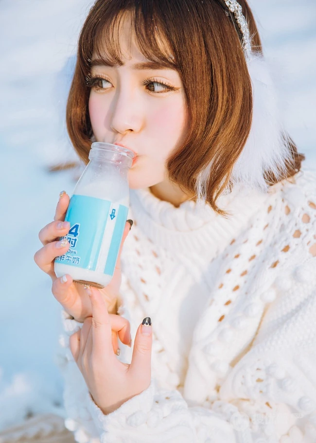 雪地里的清新美模徐cake 唯美户外家居写真美图
