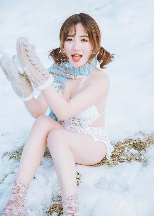 雪地里的清新美模徐cake 唯美户外家居写真美图