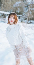 雪地里的清新美模徐cake 唯美户外家居写真美图