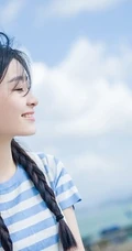 清新萌妹海边渡口休闲写真