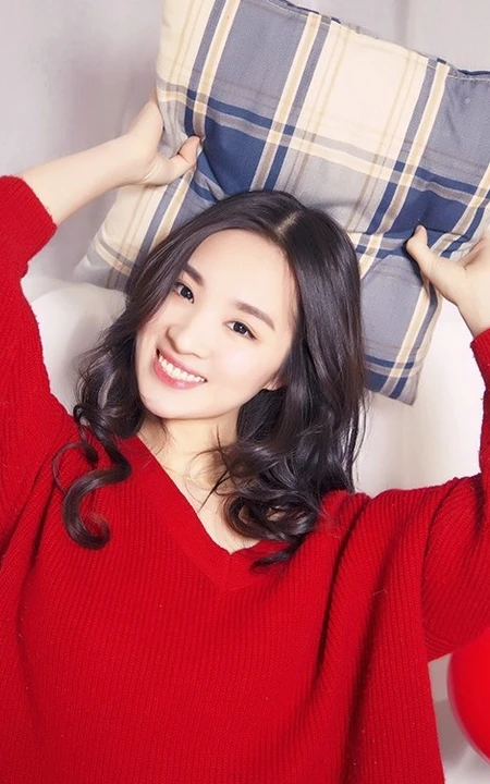 新生代女演员 可爱女生王筱淇可爱甜美生日写真