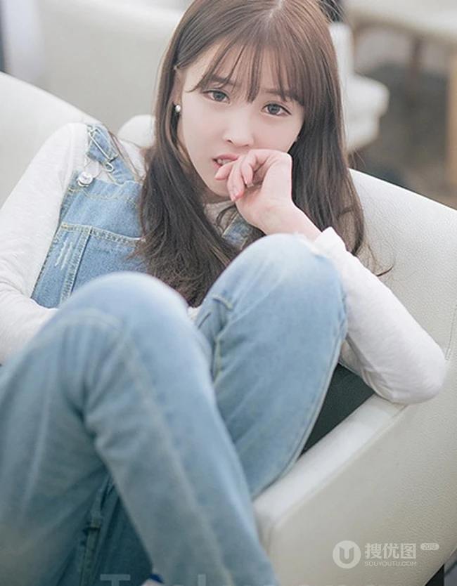 清纯可爱萌妹李海琳肩带牛仔裤唯美高清写真