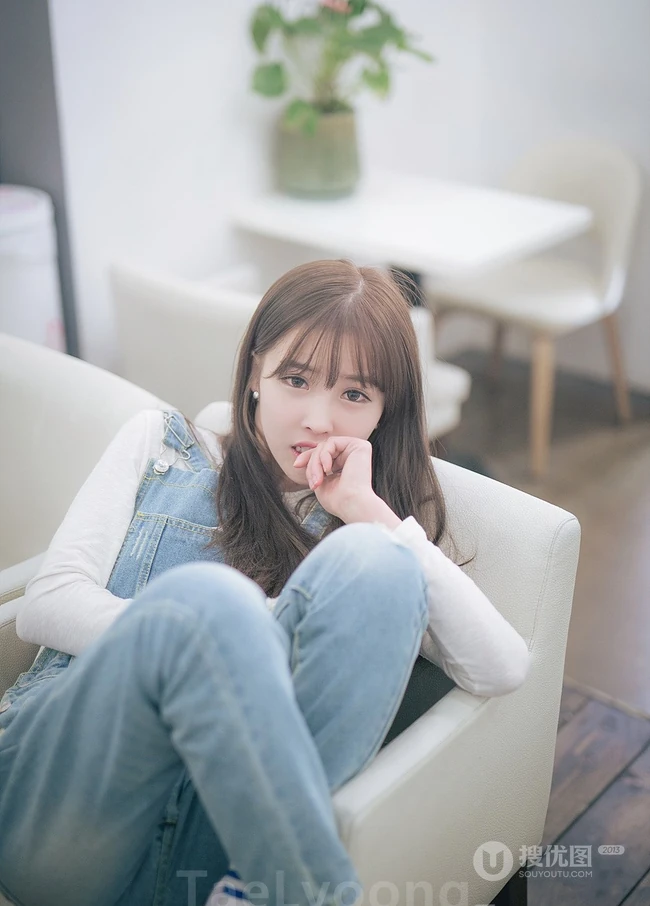 清纯可爱萌妹李海琳肩带牛仔裤唯美高清写真