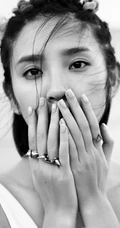 唐艺昕无袖上衣黑白写真~简约而又不失靓丽