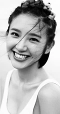 唐艺昕无袖上衣黑白写真~简约而又不失靓丽