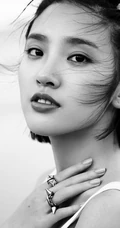 唐艺昕无袖上衣黑白写真~简约而又不失靓丽