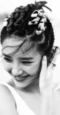 唐艺昕无袖上衣黑白写真~简约而又不失靓丽