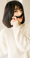 可爱短发可爱女生冬日暖阳居家牛仔短裤写真大图
