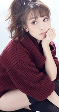 女演员许歌唯美气质图片集-百变造型清爽率性