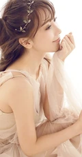 女演员许歌唯美气质图片集-百变造型清爽率性