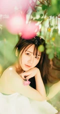大眼美萌清新蔷薇花少女温暖春意户外写真