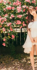 大眼美萌清新蔷薇花少女温暖春意户外写真