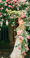 大眼美萌清新蔷薇花少女温暖春意户外写真