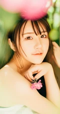 大眼美萌清新蔷薇花少女温暖春意户外写真